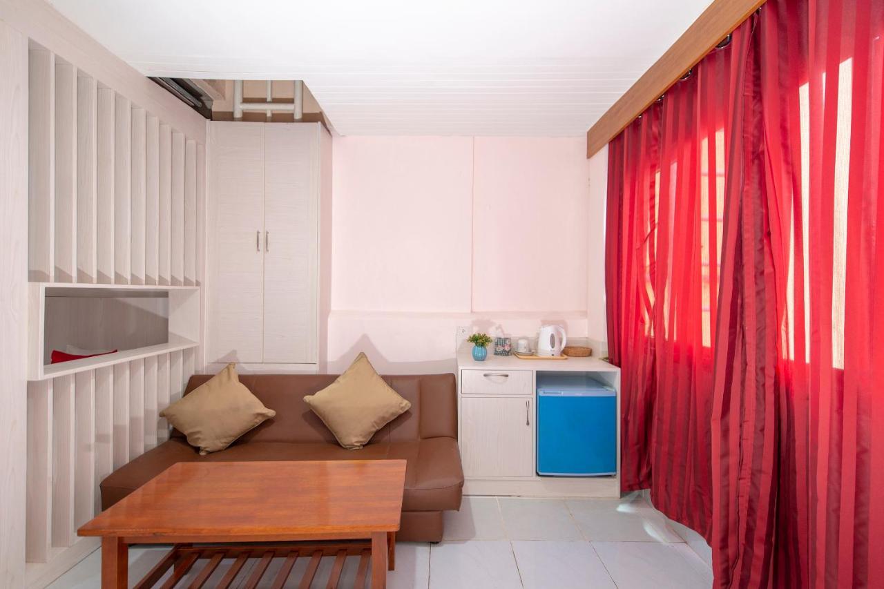 Oyo 328 Onion House Hotell Kata Beach  Exteriör bild